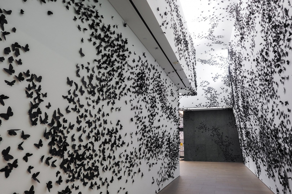 Carlos Amorales participates in Phoenix Art Museum in Phoenix with her exhibition Black Cloud
